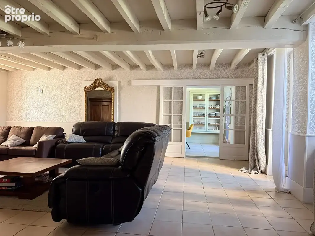 Opportunité, charmante Longère entièrement rénovée de 276 m² avec piscine, rare .... - photo 8