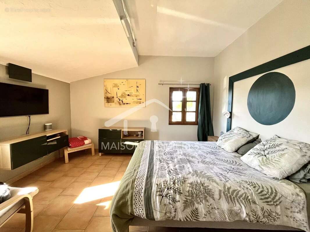 Maison à SAINT-SATURNIN-LES-APT