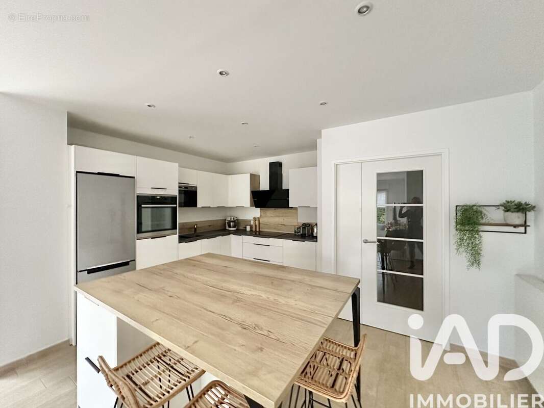 Photo 2 - Appartement à SAINTE-GENEVIEVE-DES-BOIS