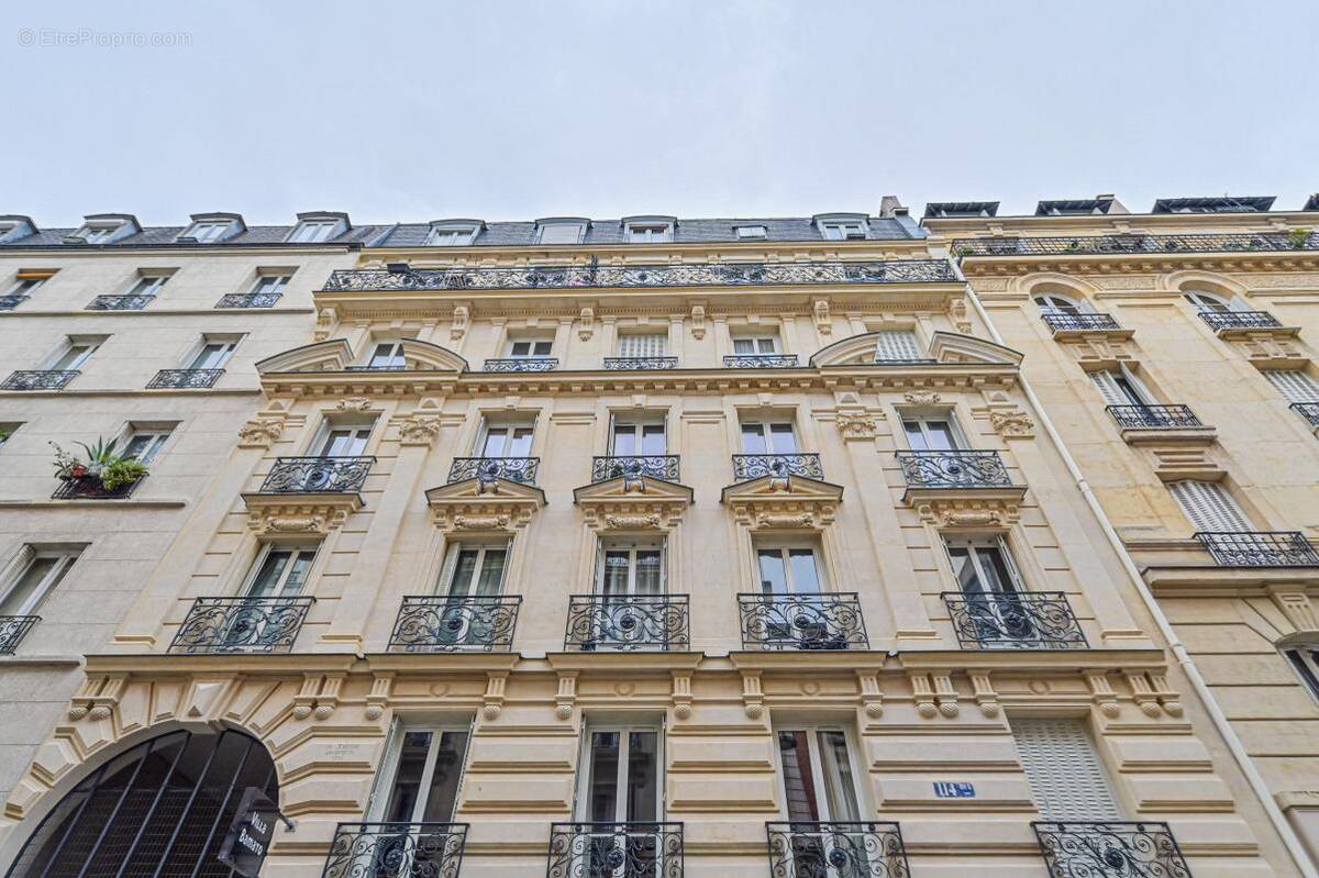Appartement à PARIS-17E