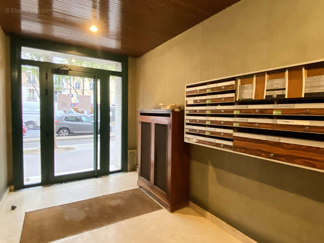 Appartement à PARIS-20E