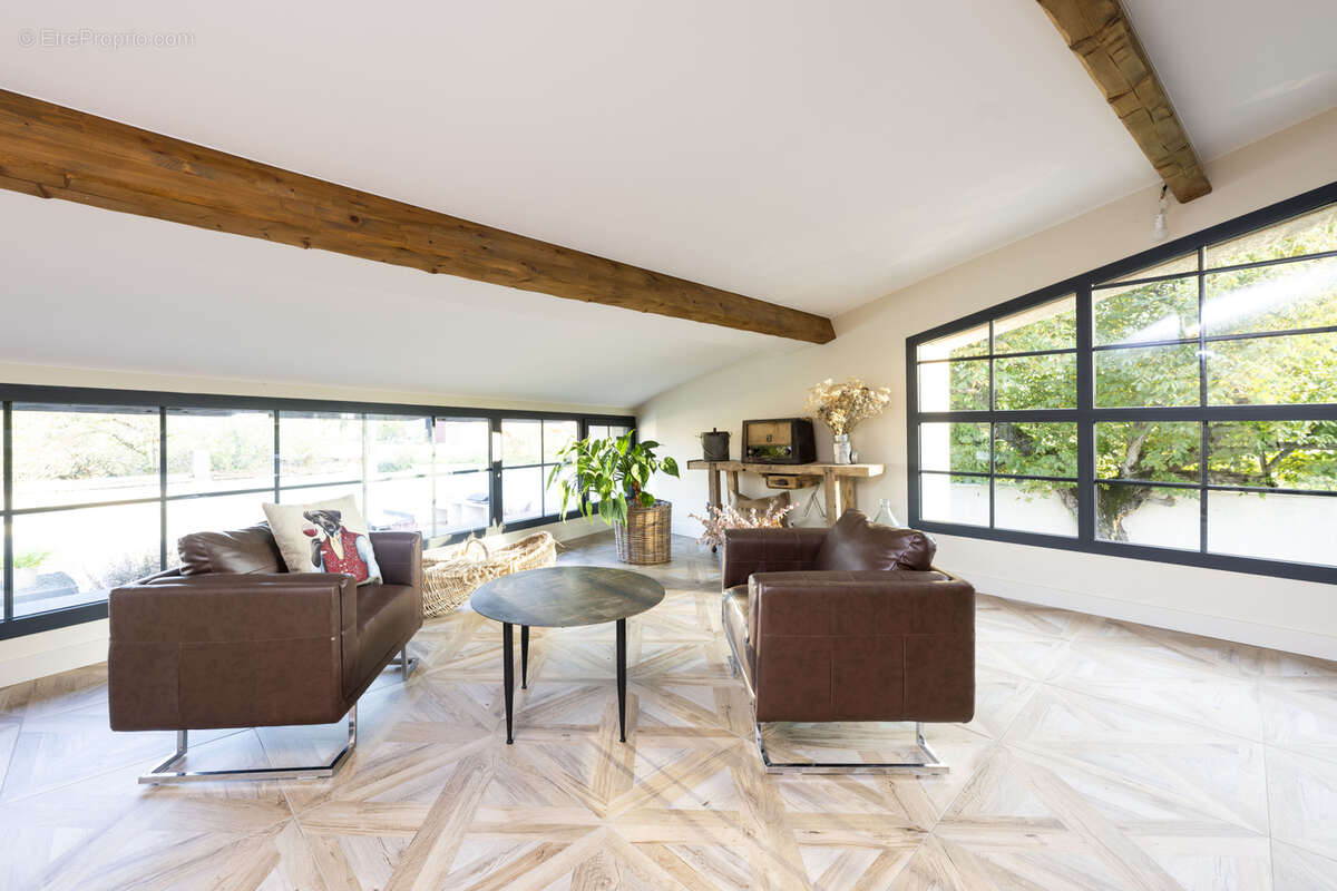 Maison à SAINT-BONNET-DE-MURE