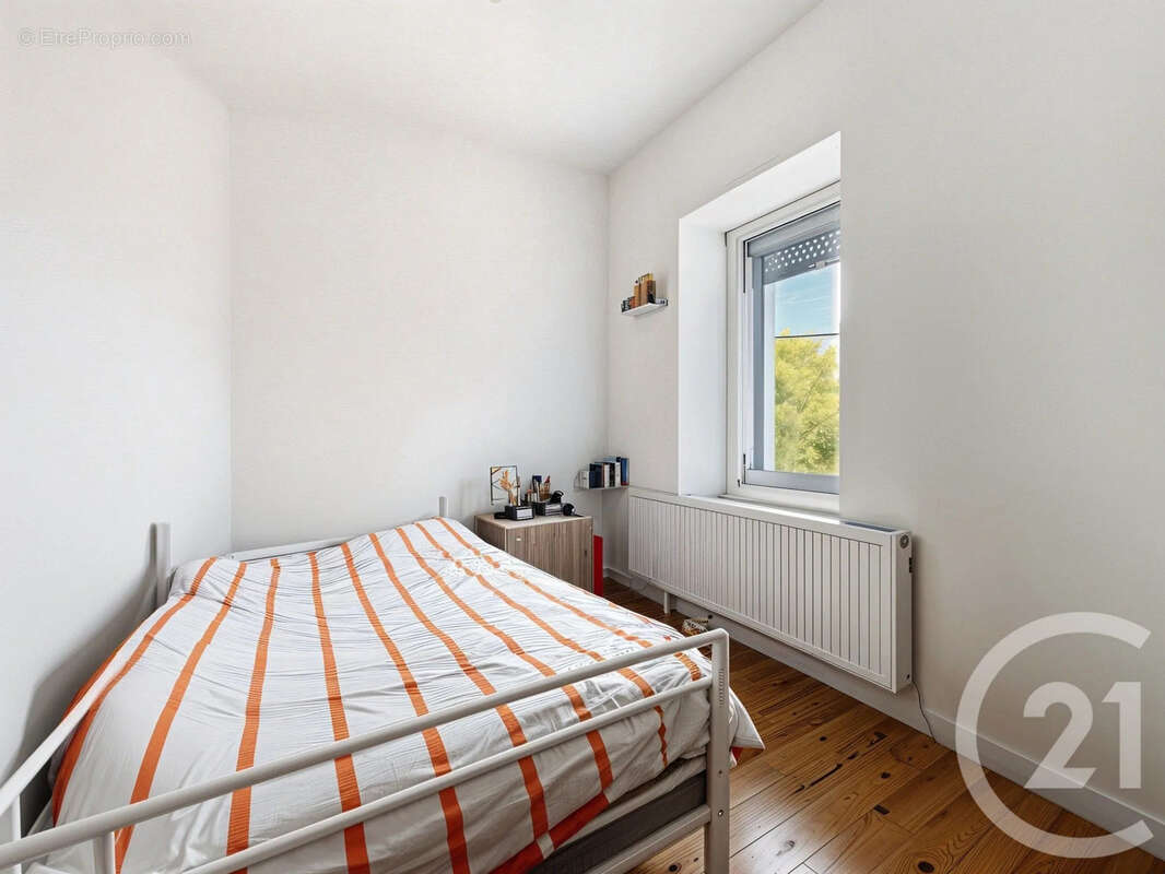 Maison à PONT-EVEQUE