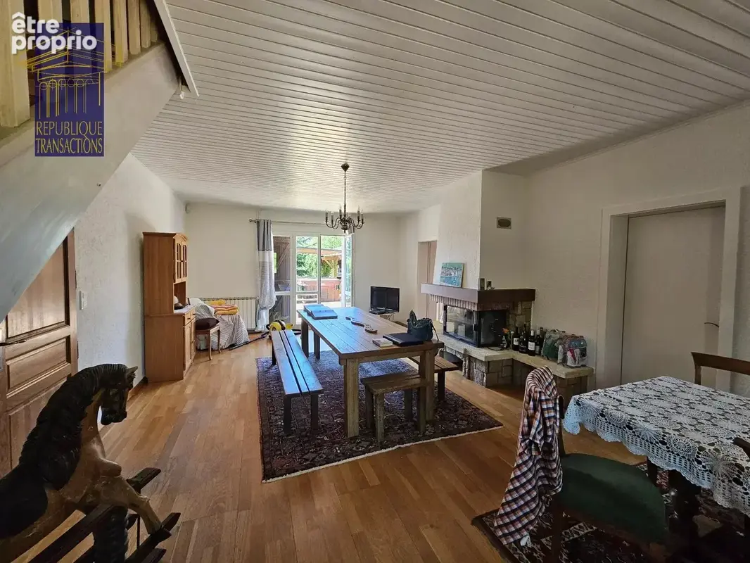 Jolie maison bressanne rénovée avec dépendances et terrain d'environ 5 840 m² clos, arboré et paysagé - photo 12
