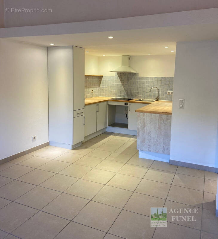 Appartement à SAINT-VALLIER-DE-THIEY