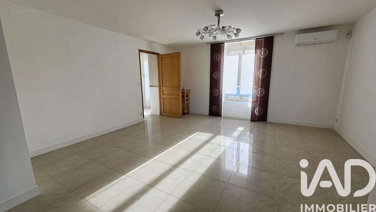 Photo 2 - Maison à LA FERTE-SOUS-JOUARRE