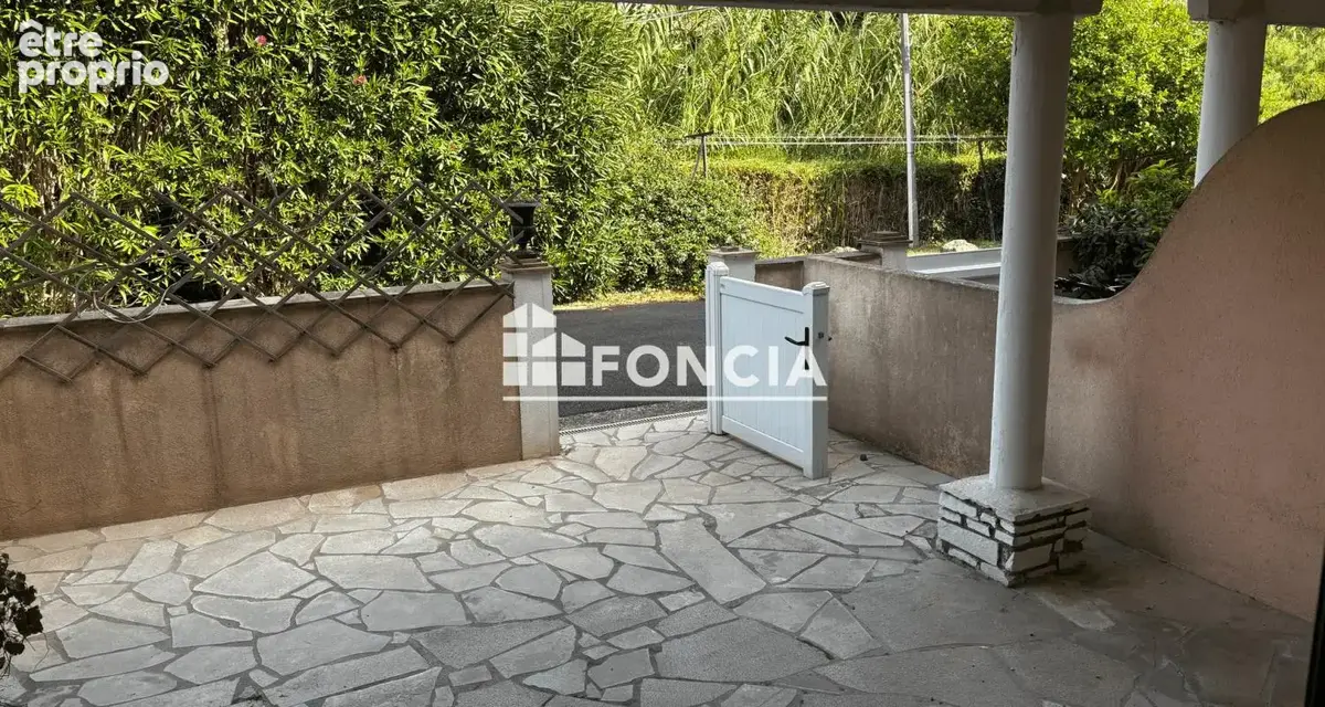 À VENDRE – Appartement en rez-de-jardin avec grande terrasse - photo 7