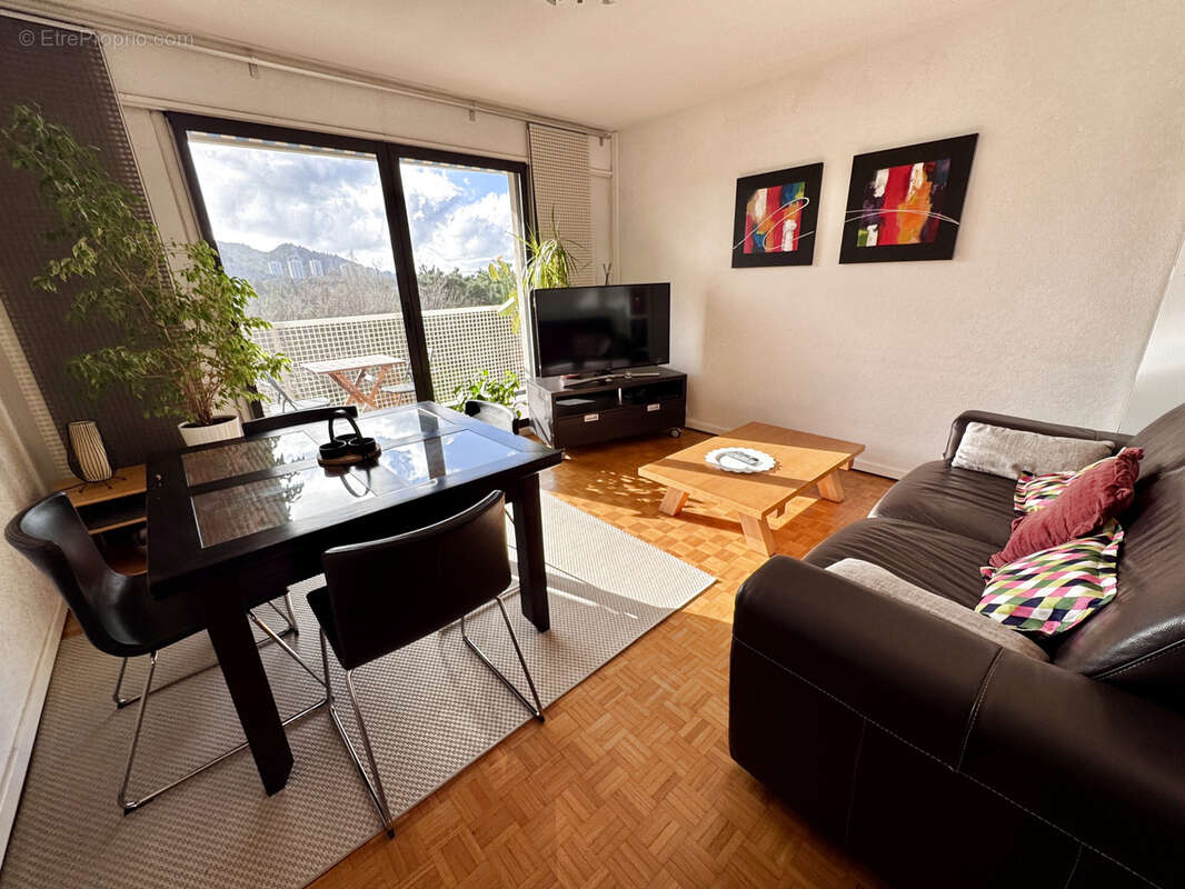 Appartement à MARSEILLE-9E