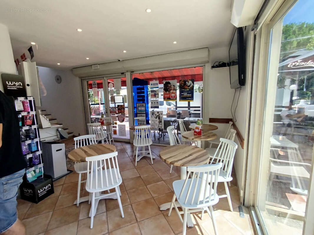 A vendre 349 000 euros une grande Brasserie, Tabac, PMU, FDJ, restaurant située dans un quartier en expansion - photo 9