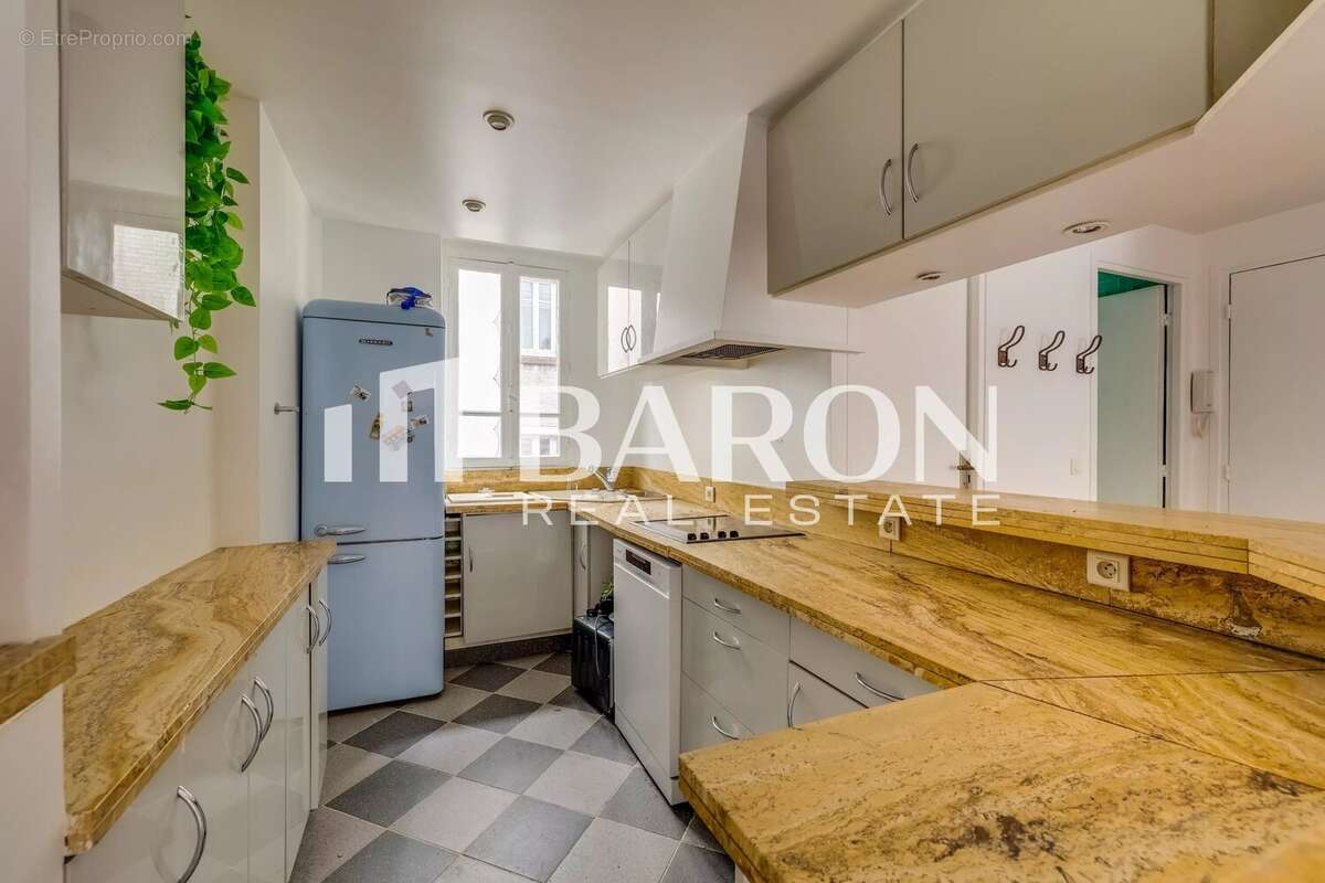 Appartement à PARIS-17E