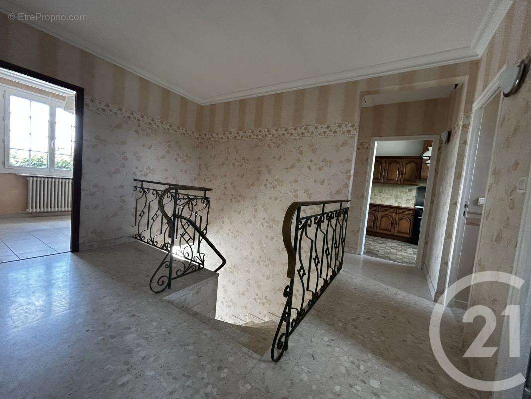 Maison 137 m² à Panazol  - photo 8