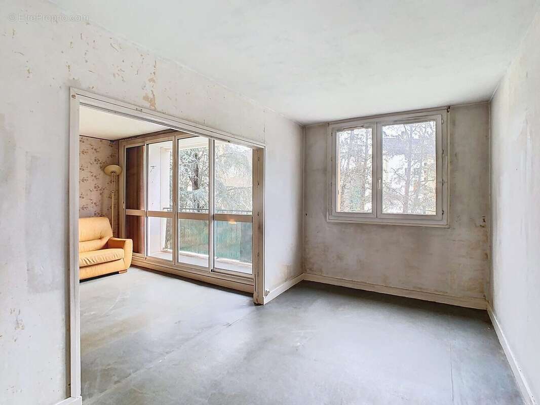 Séjour 4 (3° chambres possible) - Appartement à BUC