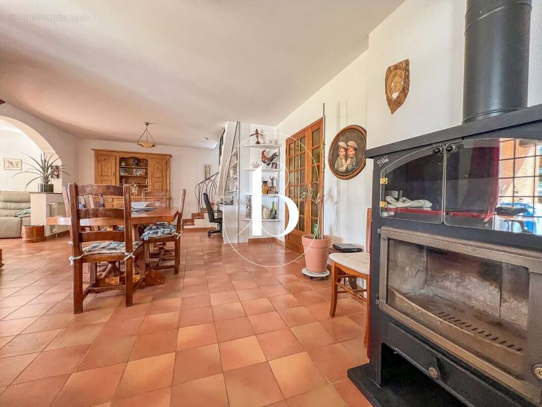 Maison à BARJAC
