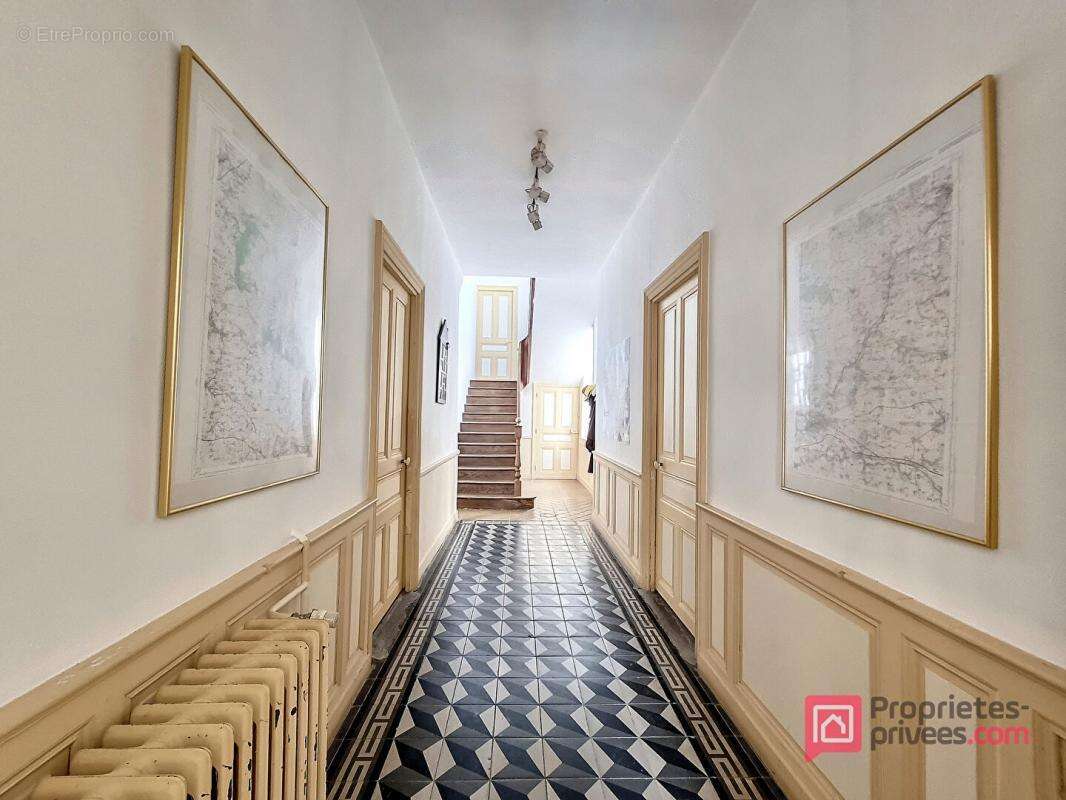 Maison à MAEL-CARHAIX