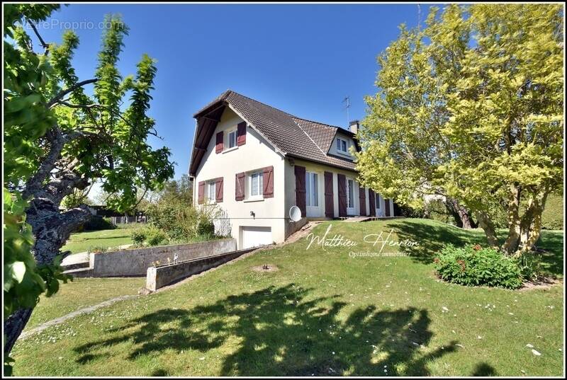 Maison à SYLVAINS-LES-MOULINS