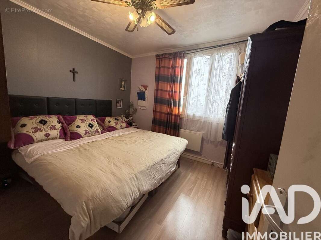 Photo 9 - Maison à LAROCHE-SAINT-CYDROINE