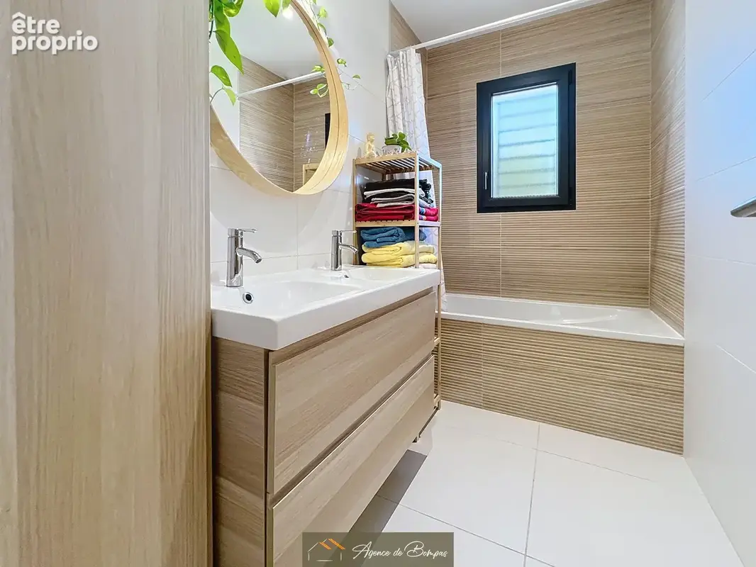 Villa 3 faces de plain pied type 4 -piscine -jardin - garage - - photo 14