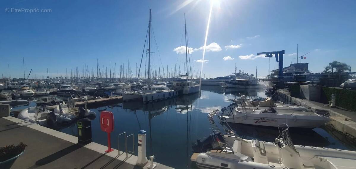 Appartement à VALLAURIS