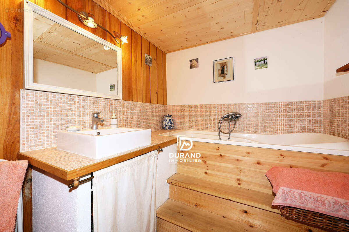 Rare à la vente   un véritable esprit de maison de famille - photo 6