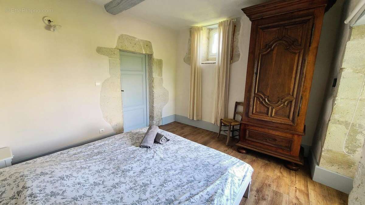 Maison à SAINT-MARTIN-DE-BEAUVILLE