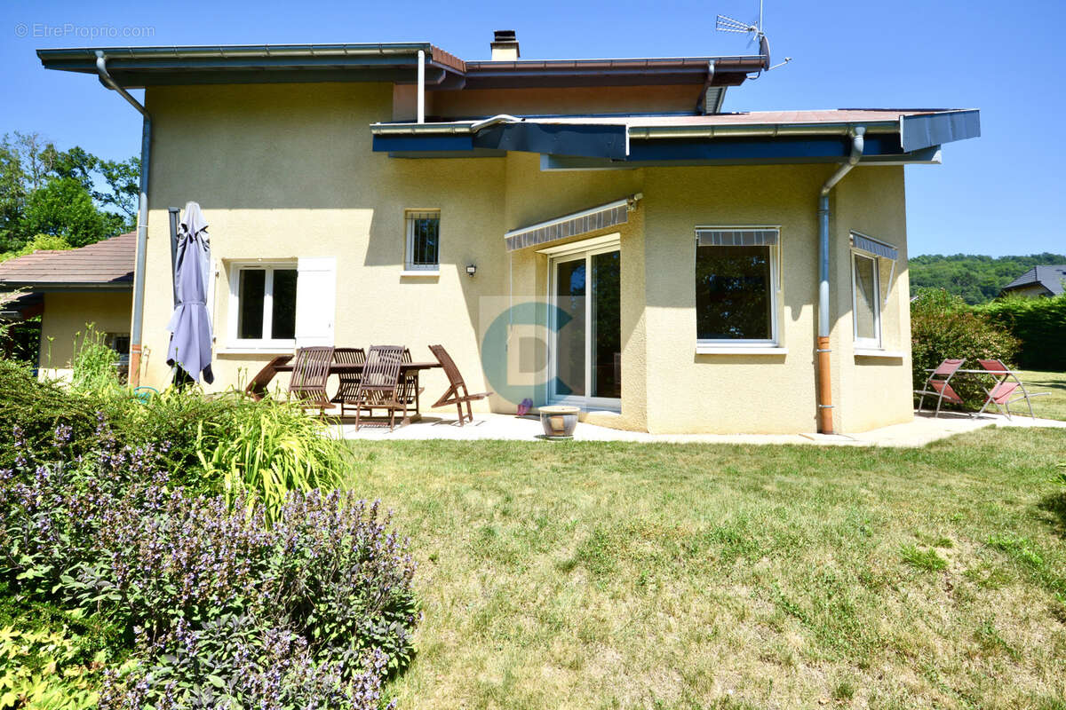 Maison à CONTAMINE-SUR-ARVE