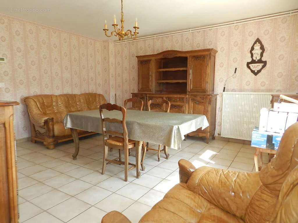 Maison à SAINT-PIERRE-SUR-DIVES