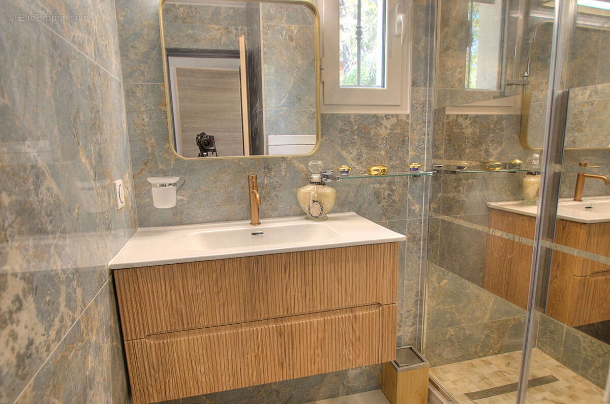 Maison à PUGET-SUR-ARGENS