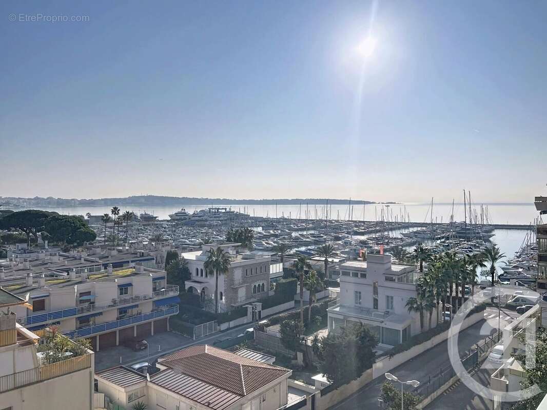 Appartement à VALLAURIS
