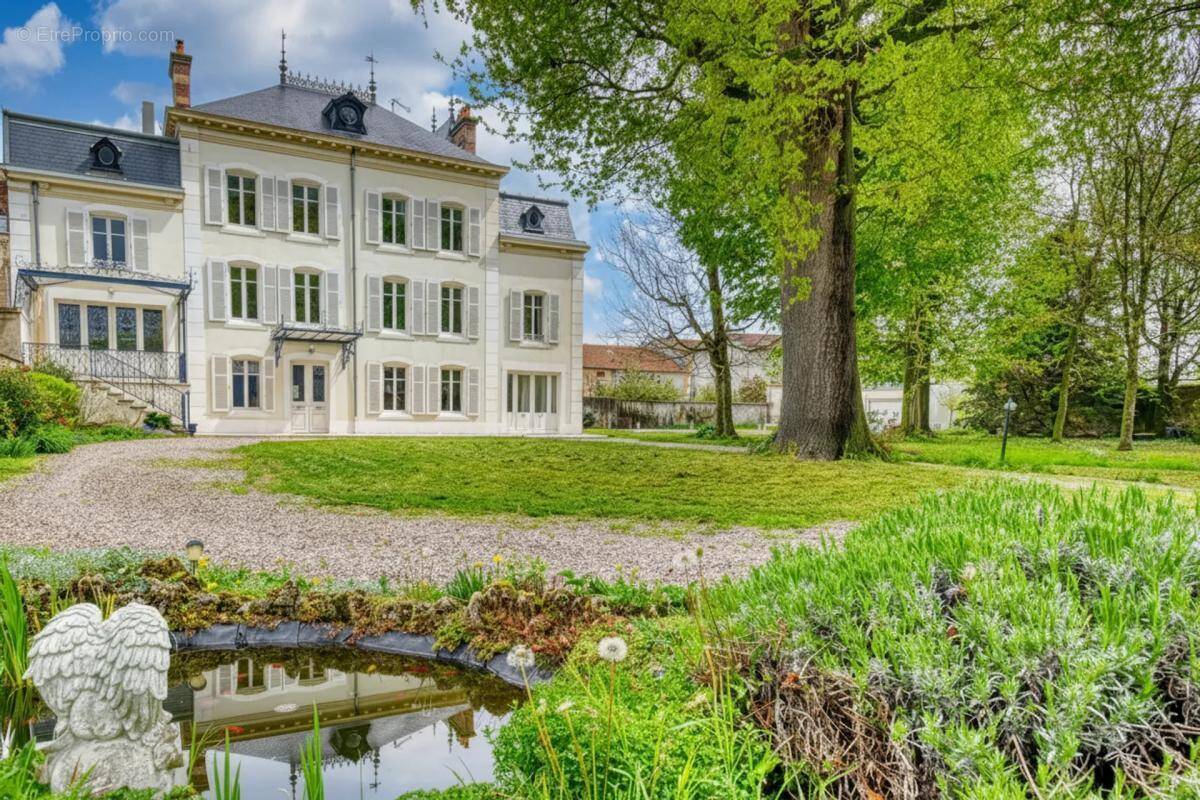 Maison à ROSIERES-AUX-SALINES