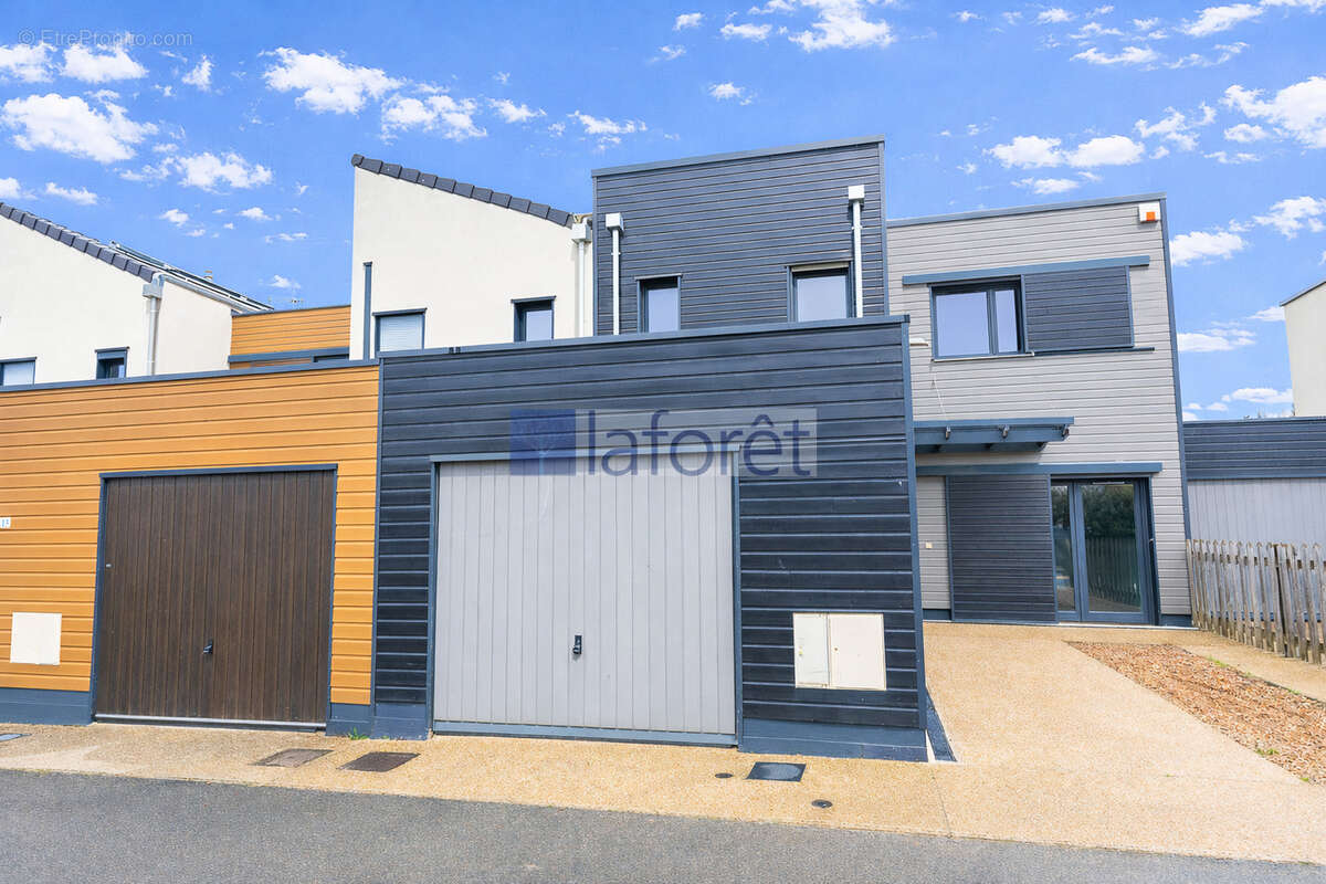 Maison à BALLAINVILLIERS