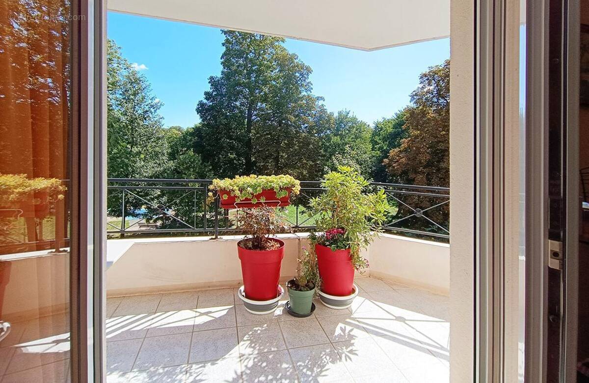 Appartement à ROSNY-SOUS-BOIS