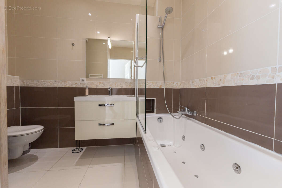 Appartement à MANDELIEU-LA-NAPOULE