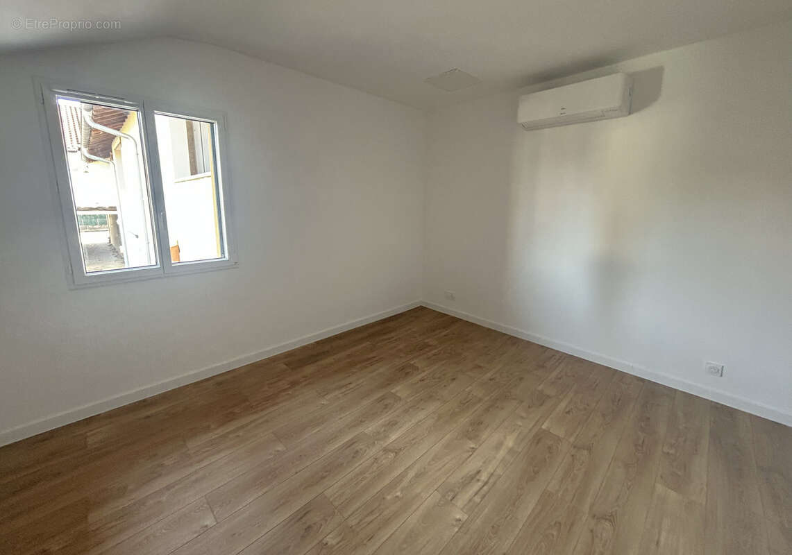 Maison à CONDEISSIAT