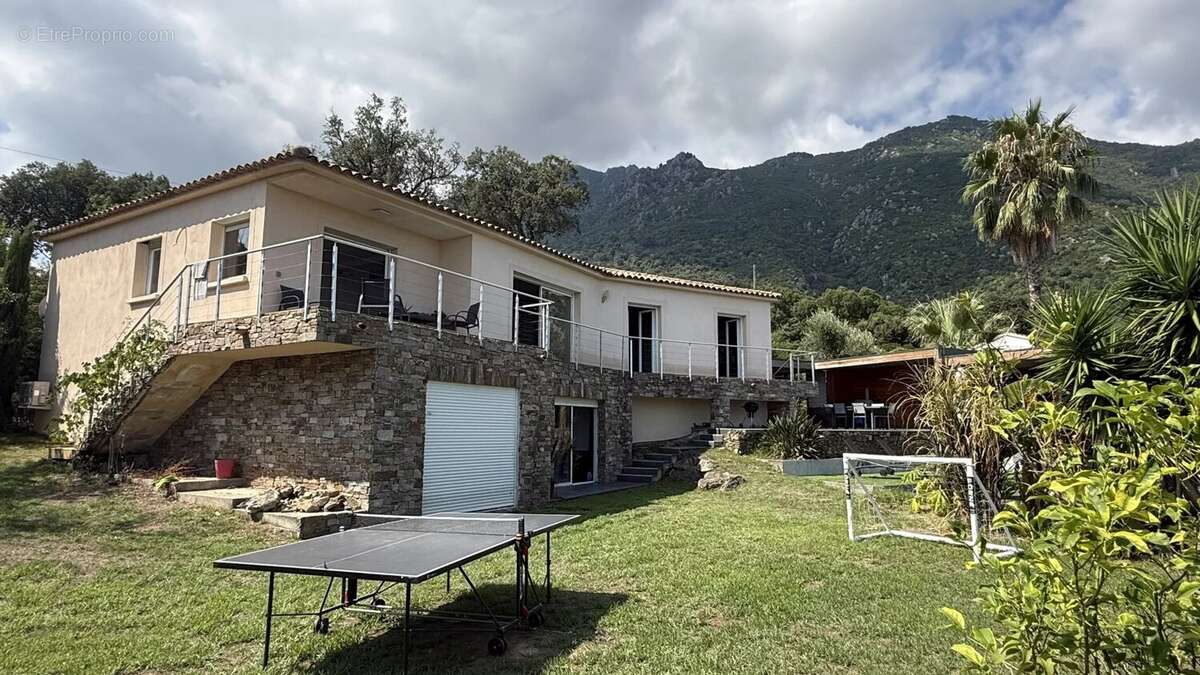 Maison à SANTA-MARIA-POGGIO