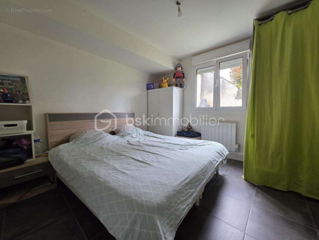 Maison à MONTCOURT-FROMONVILLE