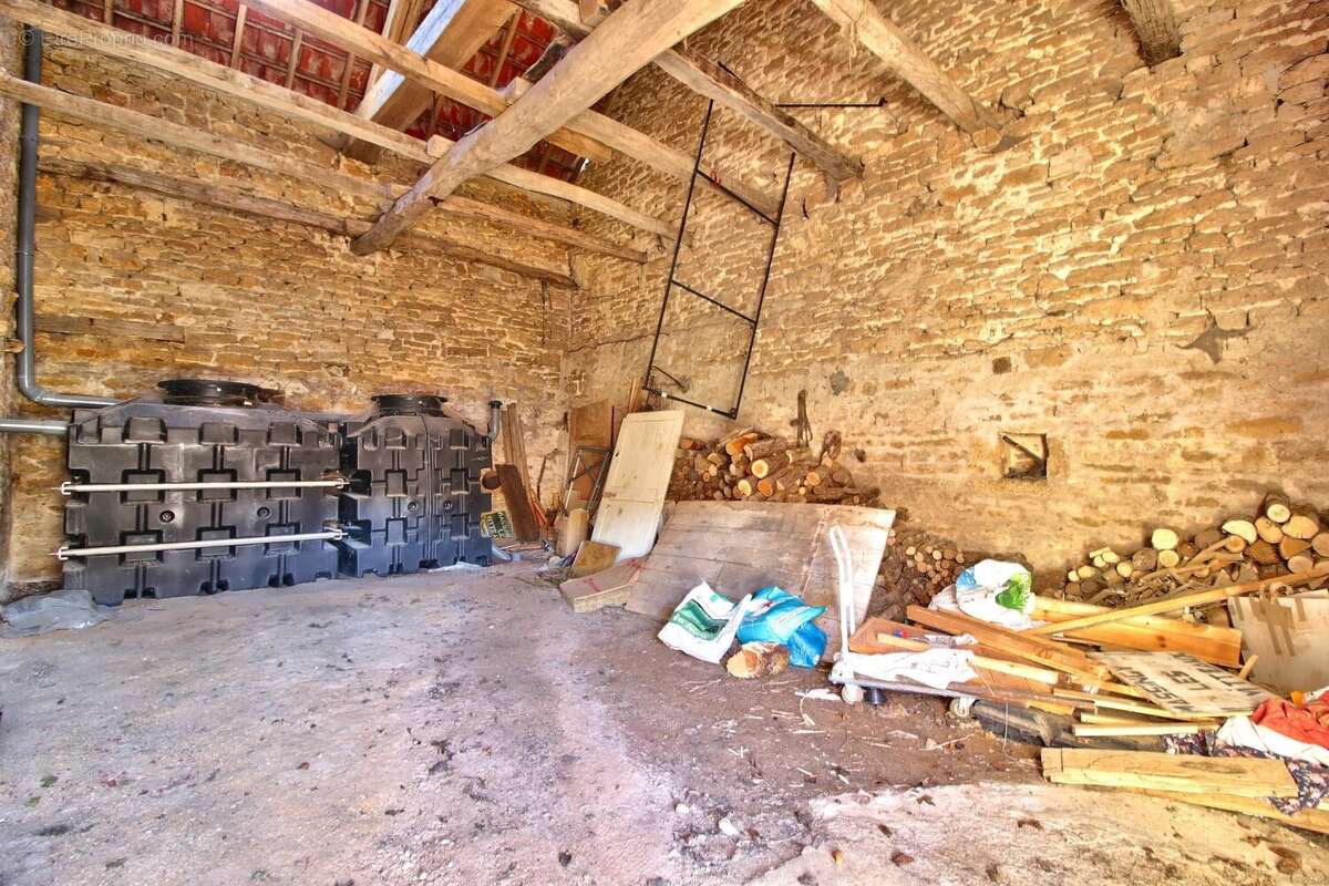 Maison à MASSINGY-LES-VITTEAUX