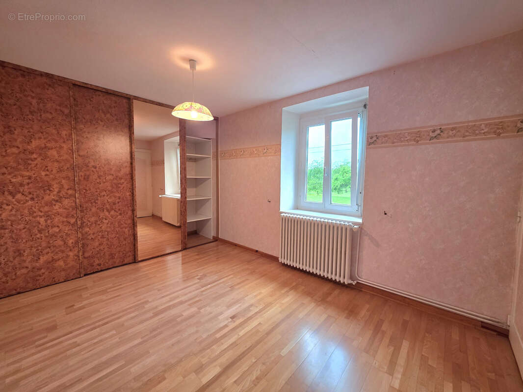 Appartement à ROYE