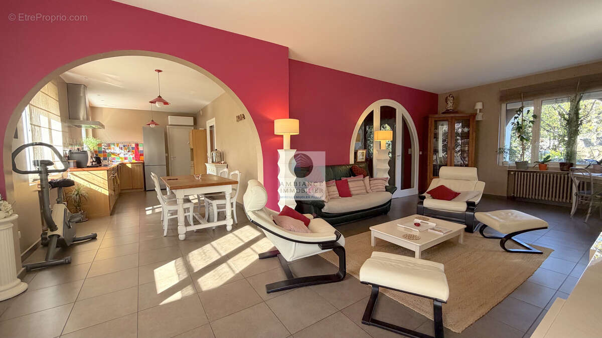 Maison à GUILHERAND-GRANGES