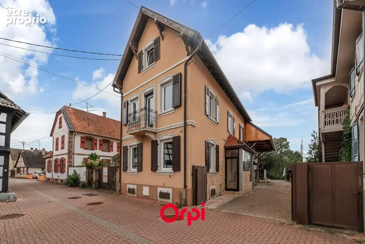 Holtzheim; Maison de caractère rénovée de près de 190 m² au sol, DPE B avec terrasse et jardin - photo 17