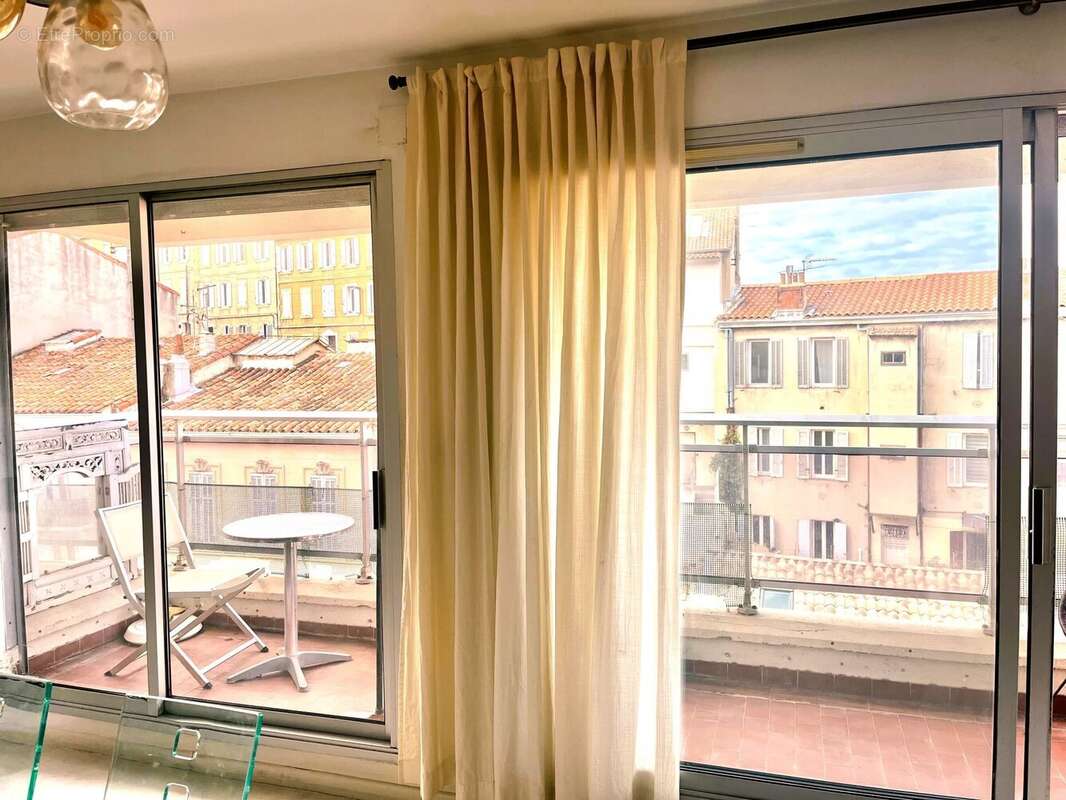 Appartement à MARSEILLE-7E