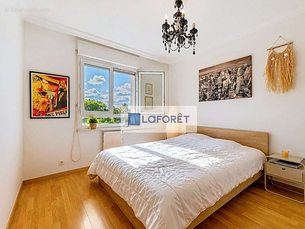Appartement à SARTROUVILLE