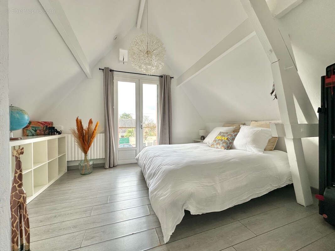 Maison à CRECY-LA-CHAPELLE