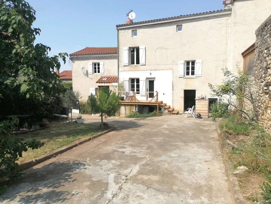 Maison à SAINT-GERVAZY