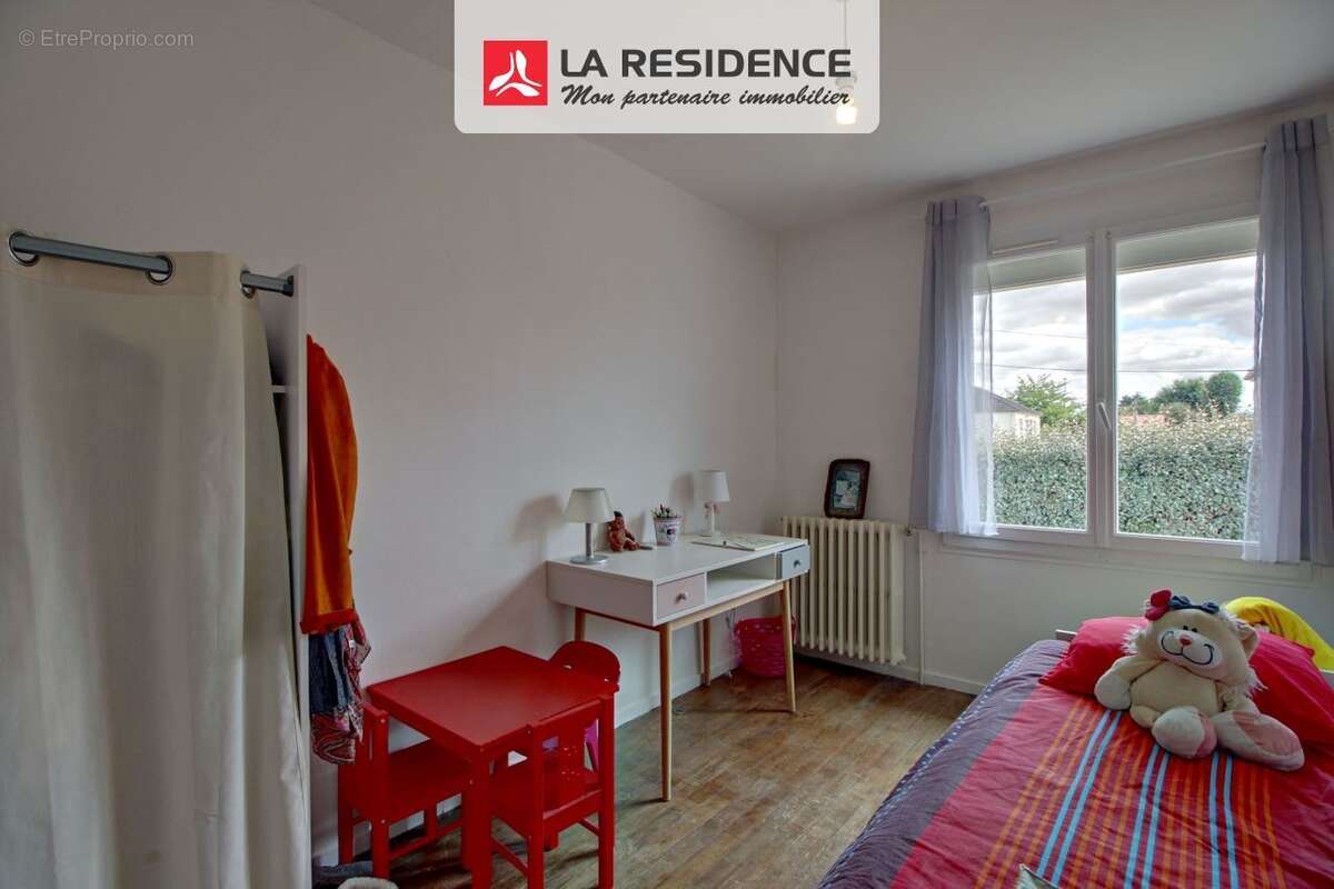 Maison à COURCELLES-SUR-SEINE