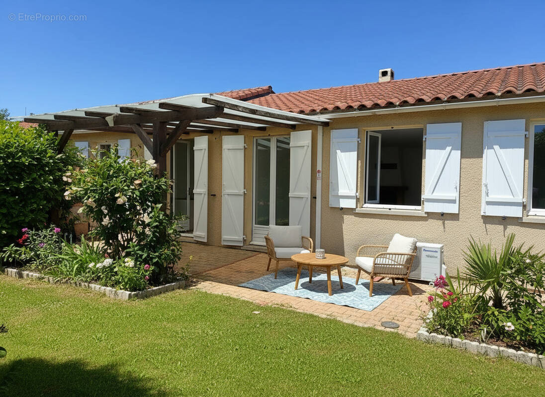 Maison à LAROQUE-DES-ALBERES