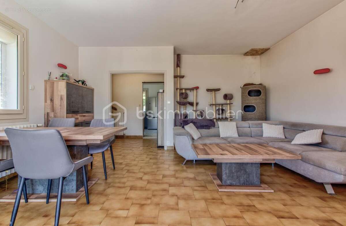 Maison à MONTELIMAR