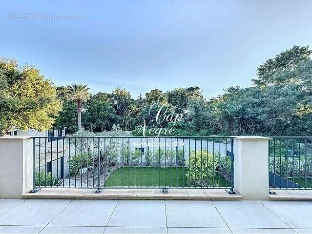 Appartement à 100m des plages t4 avec terrasse et 2 parkings dans résidence calme à vendre à grimaud beauvallon - golfe de saint - photo 13