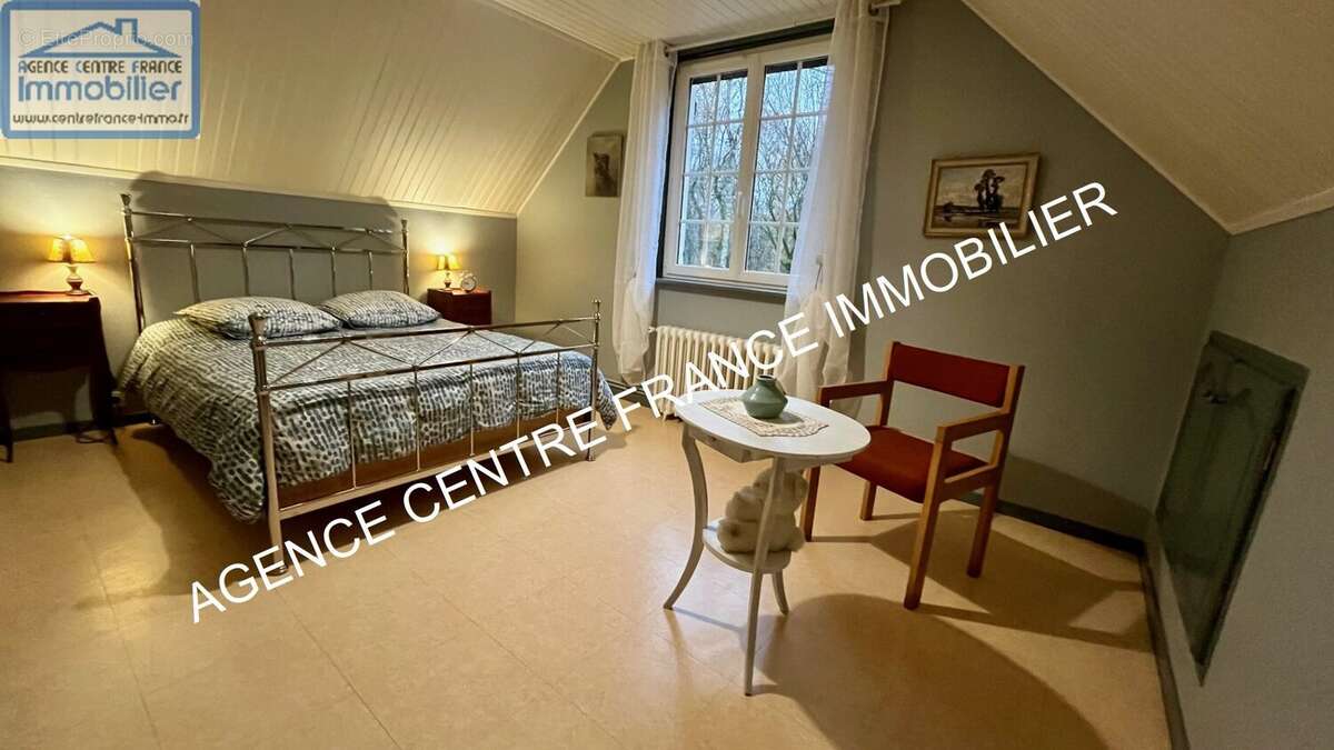 Maison à PLAIMPIED-GIVAUDINS