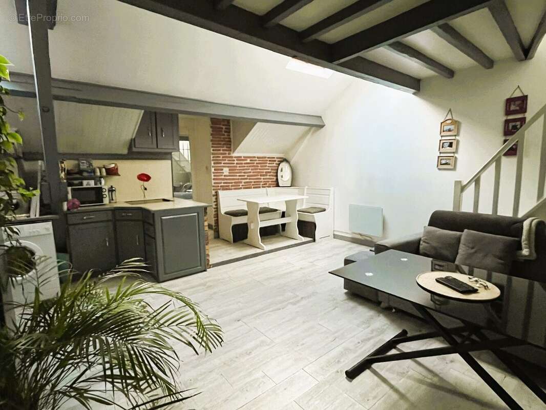 Appartement à LE MESNIL-LE-ROI