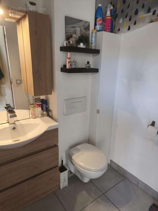 Salle d&#039;eau 5 m2 - Maison à PORT-DE-BOUC